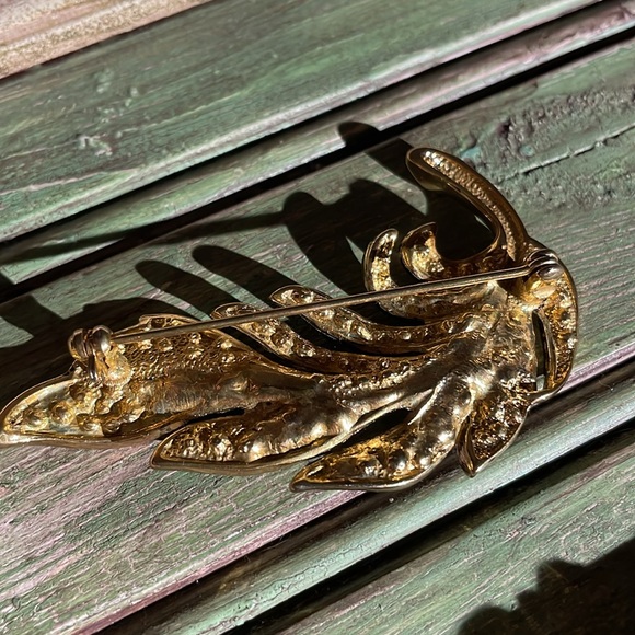 Crystal encrusted brooch - Picture 2 of 2